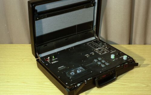 Bild 2: F315-II TÜ-Koffer